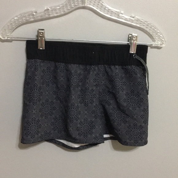Firefly shorts (fits size 10) - Picture 1 of 3